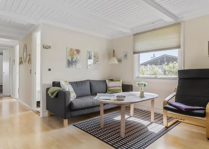3 Bedroom Stunning In * 博恩瑟